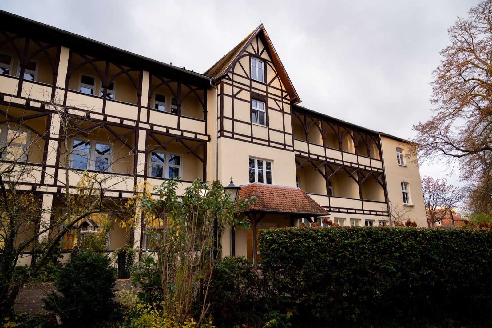 Fachwerk-Gebäude der Dr. Becker PhysioGym Bad Windsheim